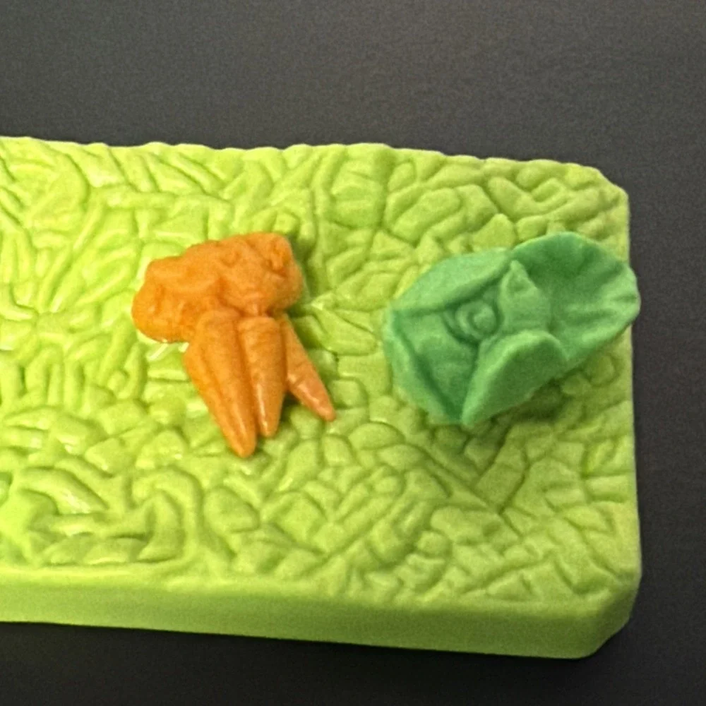 Vtg Kenner 1993 Littlest Pet Shop Baby Bunny Bunnies Rabbit Hole Carrot Patch